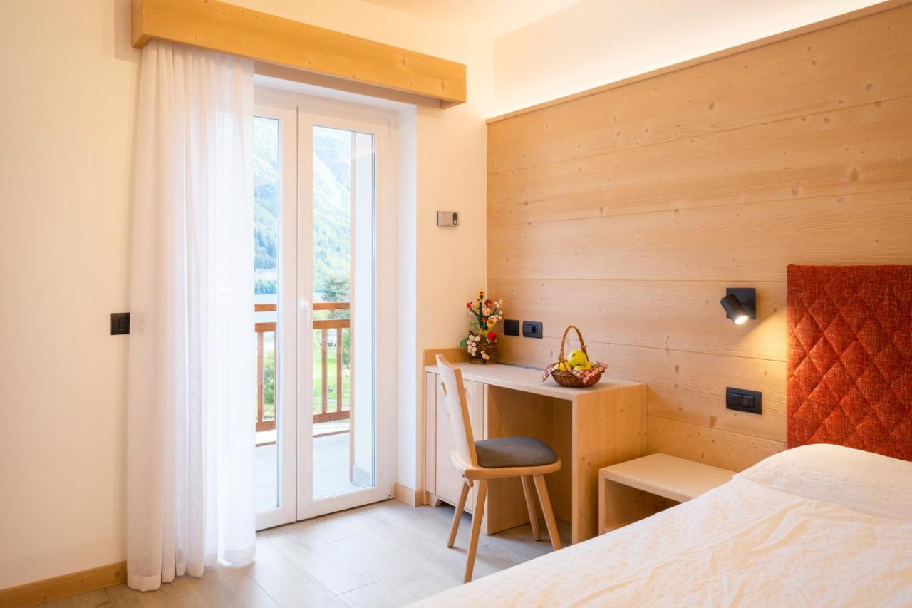 Hotel Zurigo Molveno Exteriör bild