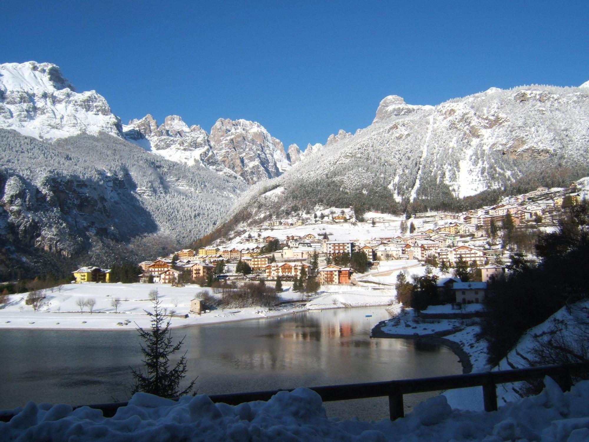 Hotel Zurigo Molveno Exteriör bild