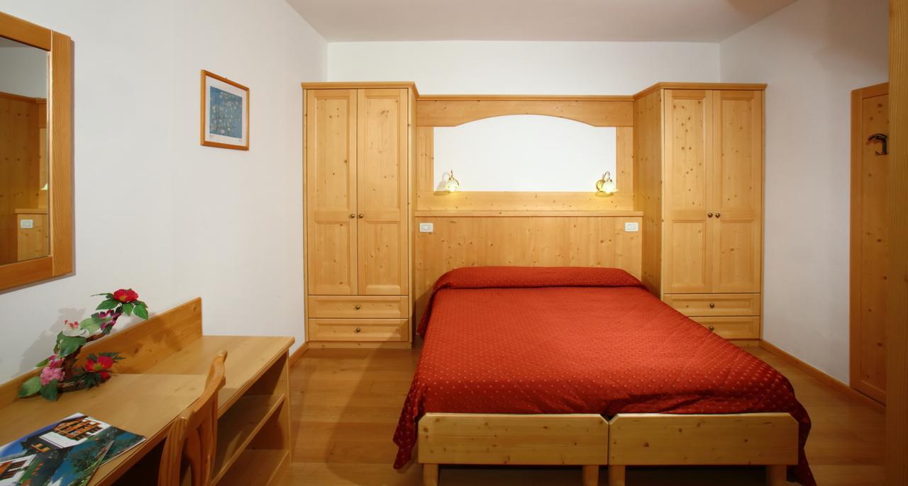 Hotel Zurigo Molveno Exteriör bild