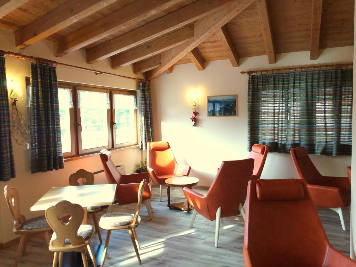 Hotel Zurigo Molveno Exteriör bild